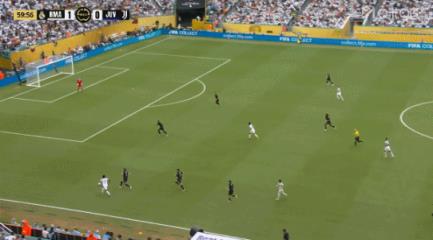 神仙球+神扑!巴尔韦德原地起跳倒钩攻门,迪格雷戈里奥献神扑